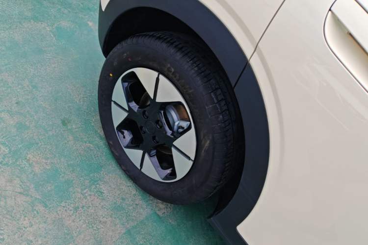Used Geely Galaxy Geome 2025 UP 410km Exploration Edition Right Rear Wheel Hub