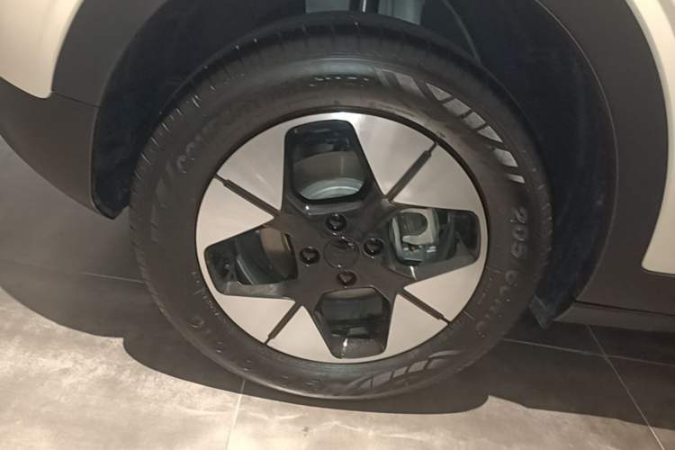 Used Geely Galaxy Geome 2025 310km Dream Edition Right Rear Wheel Hub