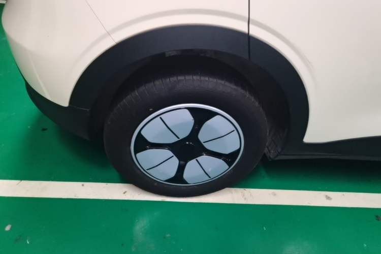 Used Geely Galaxy Geome 2025 310km Youth Edition Right Rear Wheel Hub