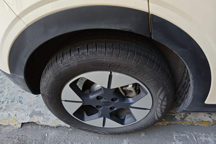 Used Geely Galaxy Geome 2025 UP 410km Exploration+ Edition Right Rear Wheel Hub