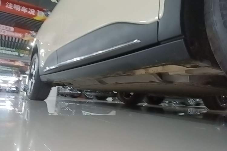 Used Geely Galaxy Geome 2025 UP 410km Exploration+ Edition Right Side Sill