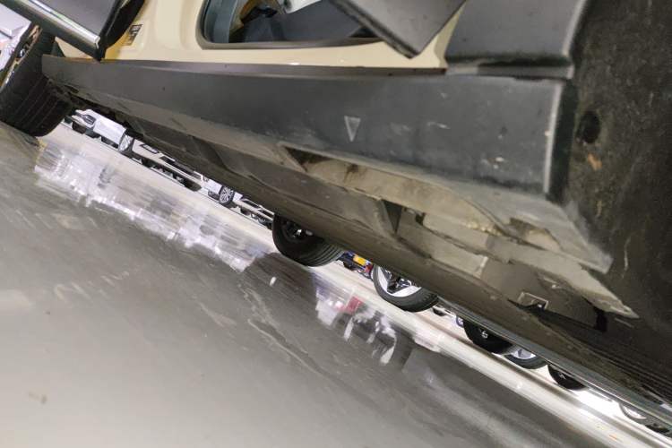 Used Geely Galaxy Geome 2025 UP 410km Exploration Edition Right Side Sill