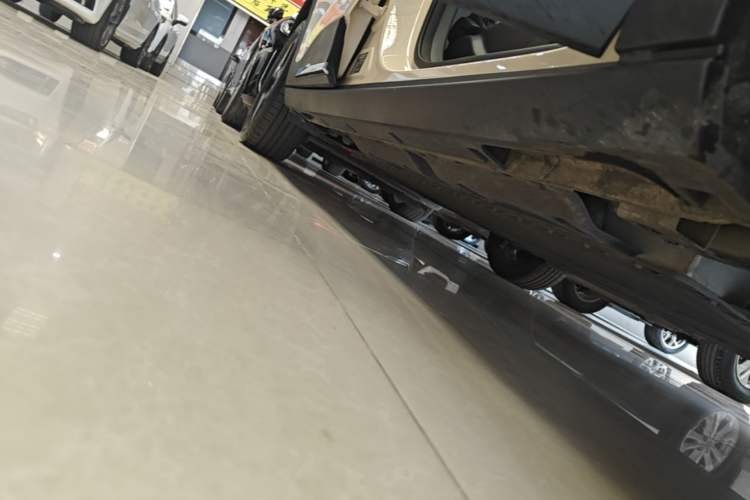 Used Geely Galaxy Geome 2025 UP 410km Exploration Edition Right Side Sill