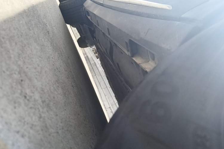 Used Geely Galaxy Geome 2025 UP 410km Exploration Edition Right Side Sill