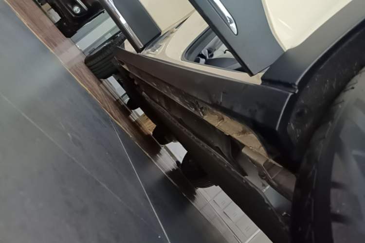 Used Geely Galaxy Geome 2025 UP 410km Exploration Edition Right Side Sill