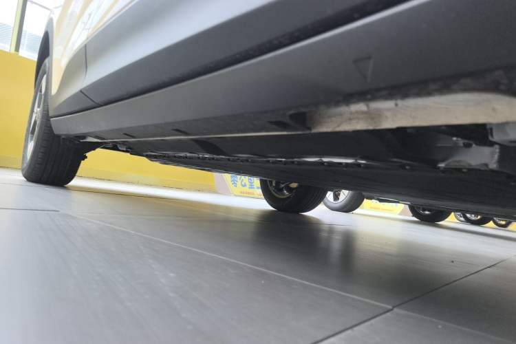 Used Geely Galaxy Geome 2025 410 km Free Version Right Side Sill