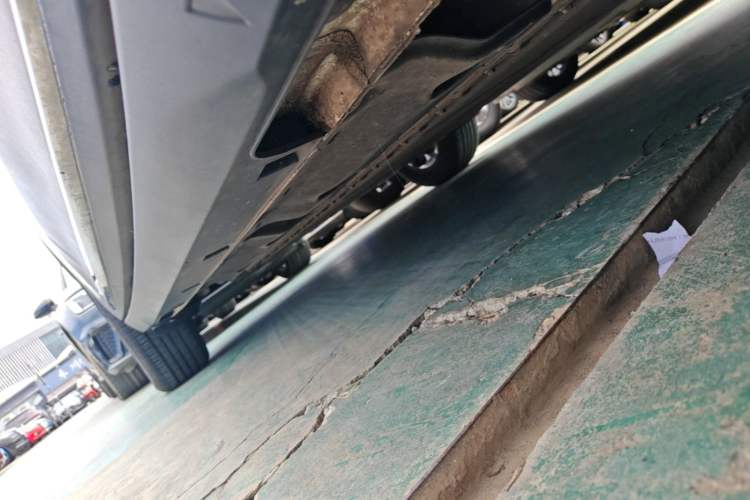 Used Geely Galaxy Geome 2025 UP 410km Exploration Edition Right Side Sill