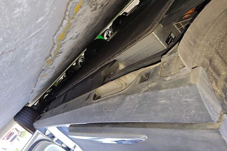 Used Geely Galaxy Geome 2025 UP 410km Exploration+ Edition Right Side Sill