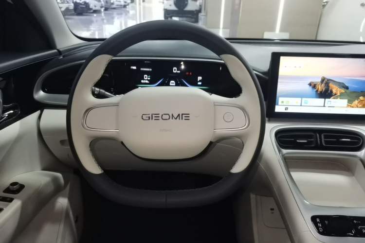 Used Geely Galaxy Geome 2025 310km Youth Edition Steering Wheel