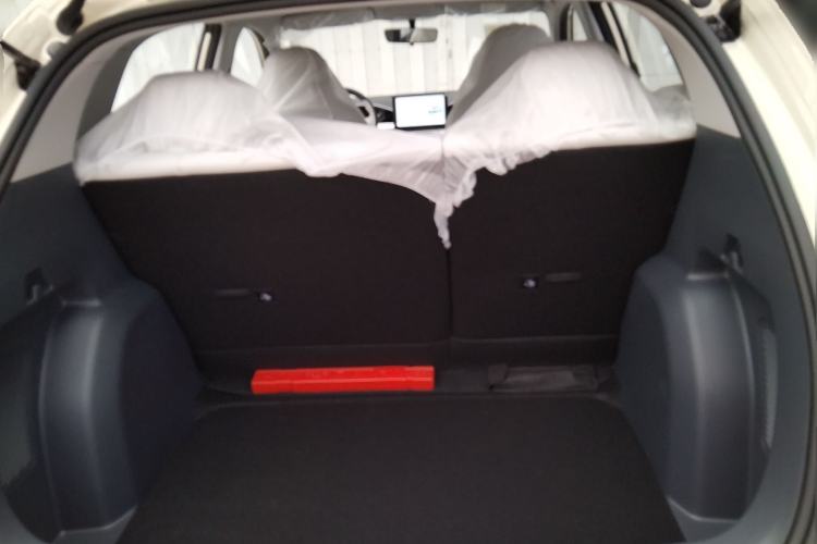 Used Geely Galaxy Geome 2025 310km Youth Edition Trunk
