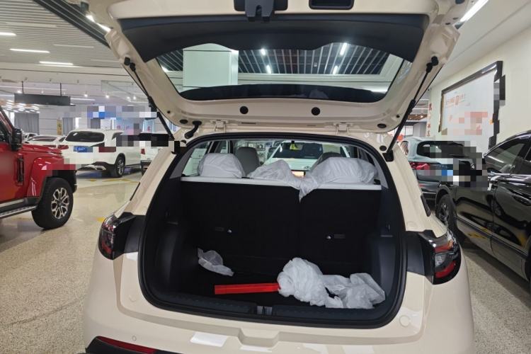 Used Geely Galaxy Geome 2025 410 km Free Version Trunk