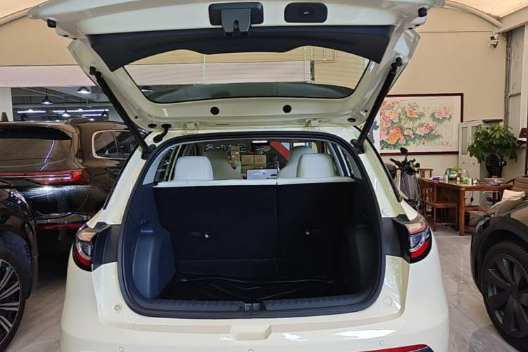 Used Geely Galaxy Geome 2025 UP 410km Exploration+ Edition Trunk