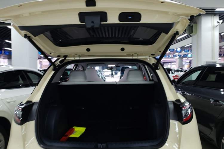 Used Geely Galaxy Geome 2025 UP 410km Exploration Edition Trunk