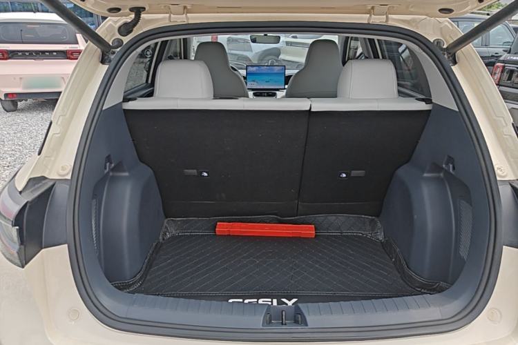 Used Geely Galaxy Geome 2025 UP 410km Exploration Edition Trunk