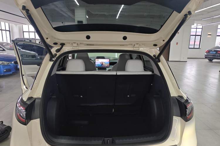 Used Geely Galaxy Geome 2025 UP 410km Exploration Edition Trunk