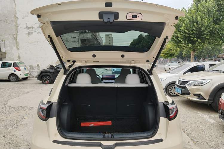 Used Geely Galaxy Geome 2025 310km Dream Edition Trunk