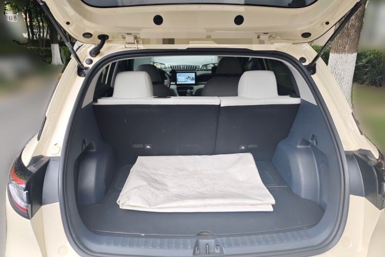 Used Geely Galaxy Geome 2025 310km Youth Edition Trunk