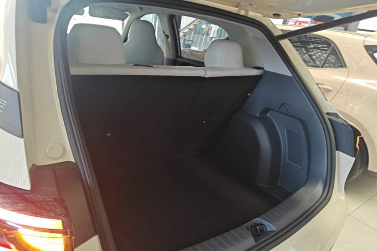 Used Geely Galaxy Geome 2025 UP 410km Exploration Edition Trunk