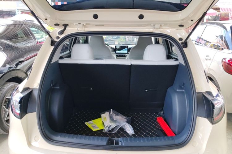 Used Geely Galaxy Geome 2025 310km Youth Edition Trunk
