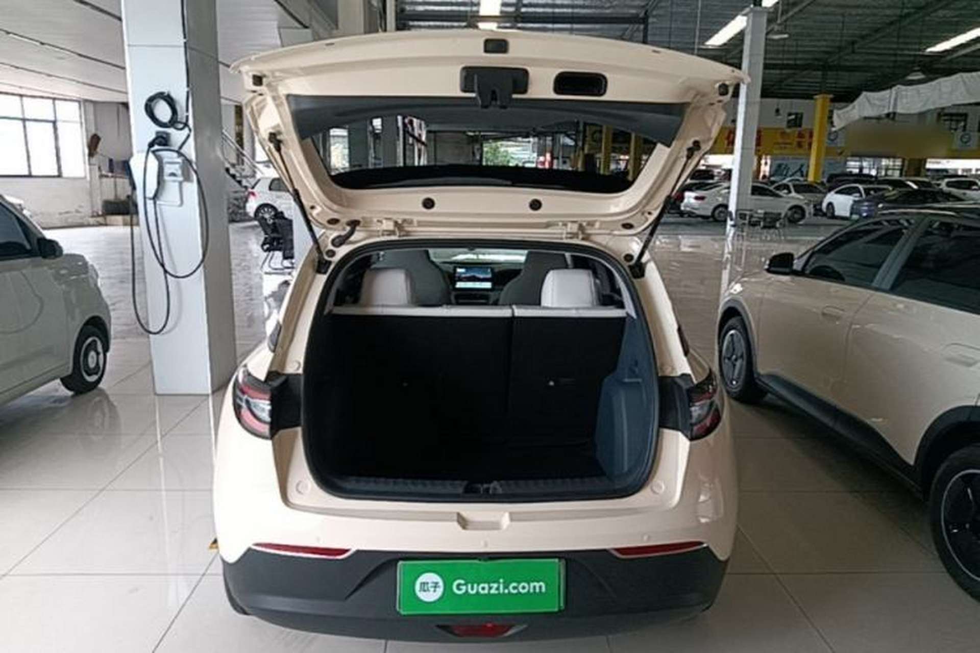 Used Geely Galaxy Geome 2025 310km Youth Edition Trunk