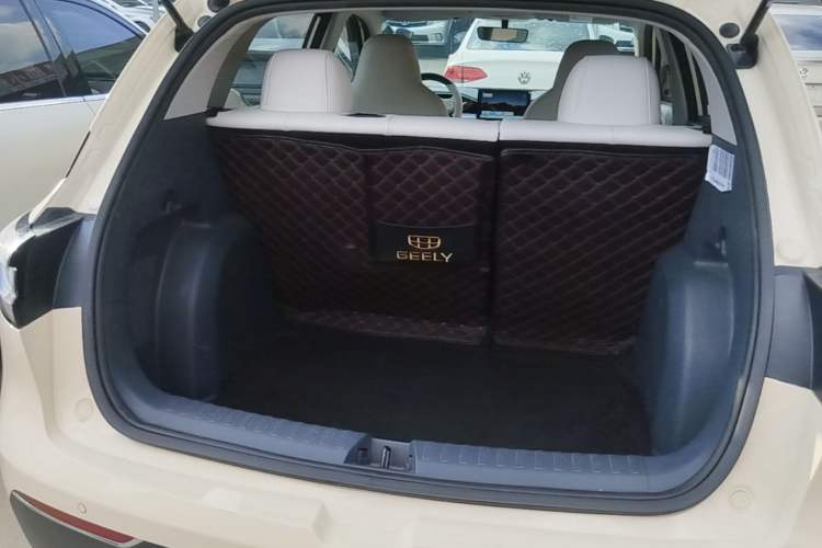 Used Geely Galaxy Geome 2025 310km Youth Edition Trunk