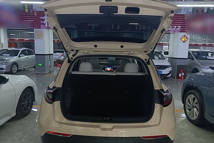 Used Geely Galaxy Geome 2025 310km Youth Edition Trunk