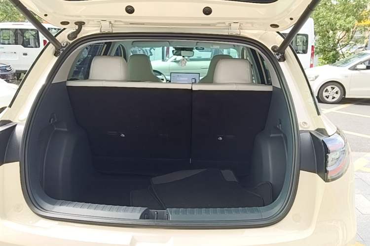 Used Geely Galaxy Geome 2025 UP 410km Exploration+ Edition Trunk