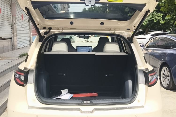 Used Geely Galaxy Geome 2025 UP 410km Exploration Edition Trunk