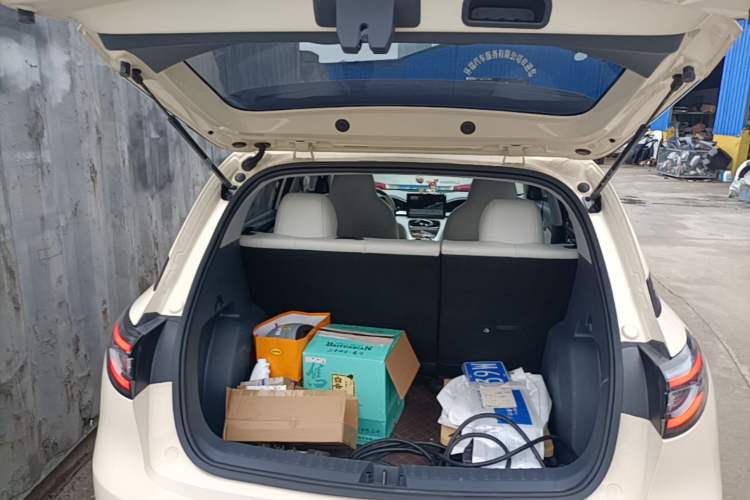 Used Geely Galaxy Geome 2025 310km Youth Edition Trunk