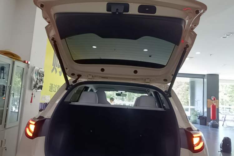 Used Geely Galaxy Geome 2025 UP 410km Exploration Edition Trunk