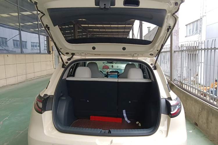 Used Geely Galaxy Geome 2025 310km Youth Edition Trunk