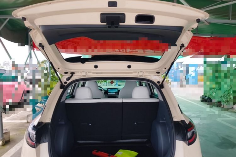 Used Geely Galaxy Geome 2025 310km Youth Edition Trunk
