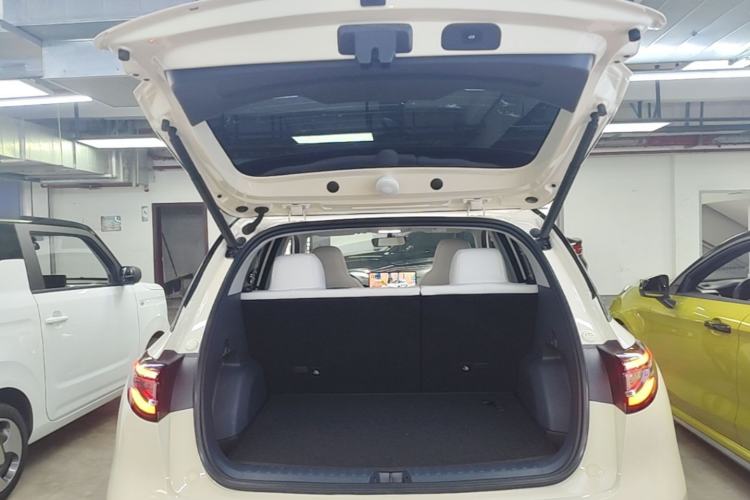 Used Geely Galaxy Geome 2025 310km Dream Edition Trunk
