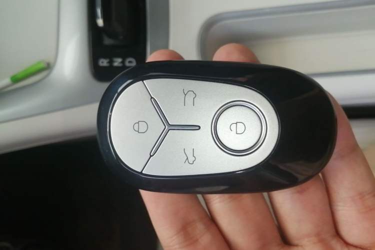 Used Geely Galaxy Geome 2025 410 km Free Version Vehicle Key