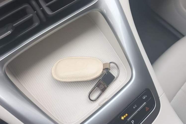 Used Geely Galaxy Geome 2025 UP 410km Exploration Edition Vehicle Key