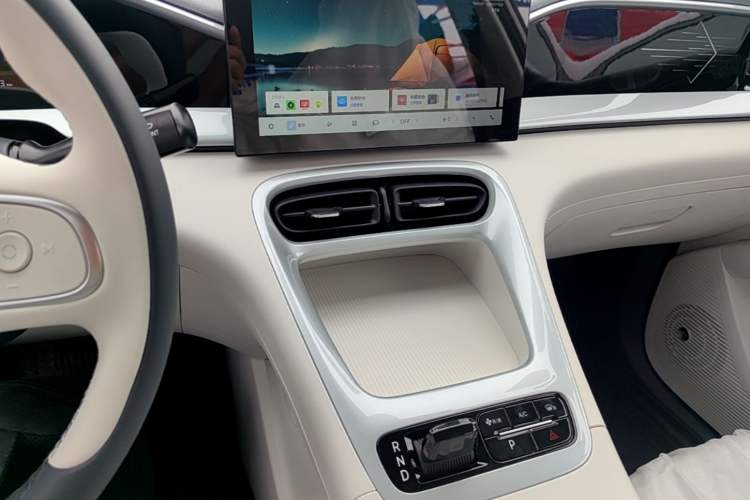 Used Geely Galaxy Geome 2026 Model 310km Youth Edition Audio And AC Panel