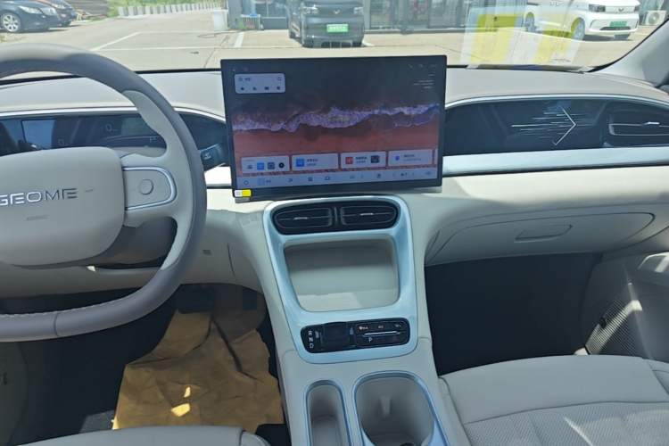 Used Geely Galaxy Geome 2026 310km Wind-Riding Edition Audio And AC Panel