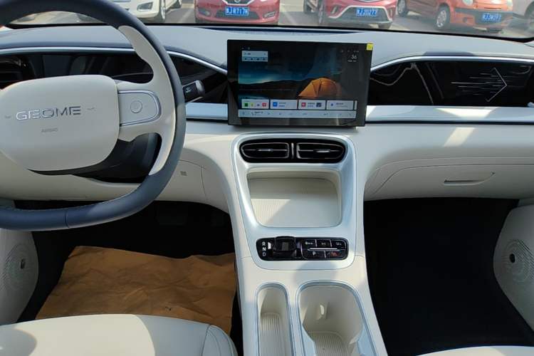 Used Geely Galaxy Geome 2026 Model 310km Youth Edition Audio And AC Panel