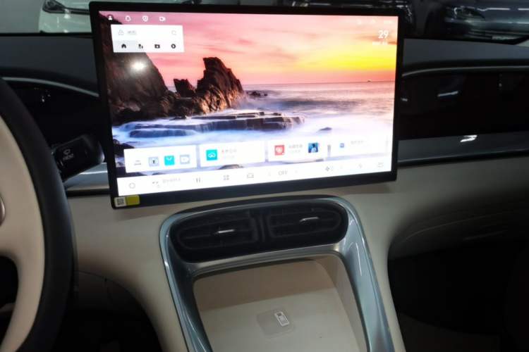Used Geely Galaxy Geome 2026 Model 310km Dream Edition Audio And AC Panel