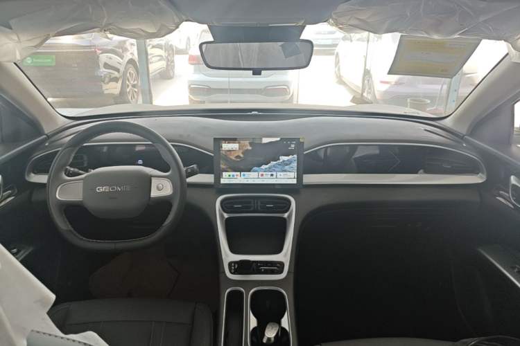 Used Geely Galaxy Geome 2026 Model 310km Youth Edition Center Console