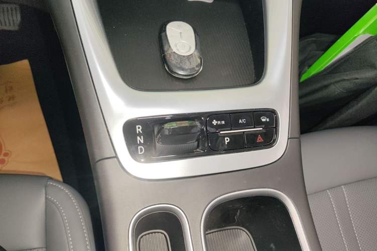 Used Geely Galaxy Geome 2026 Model 310km Youth Edition Gear Lever