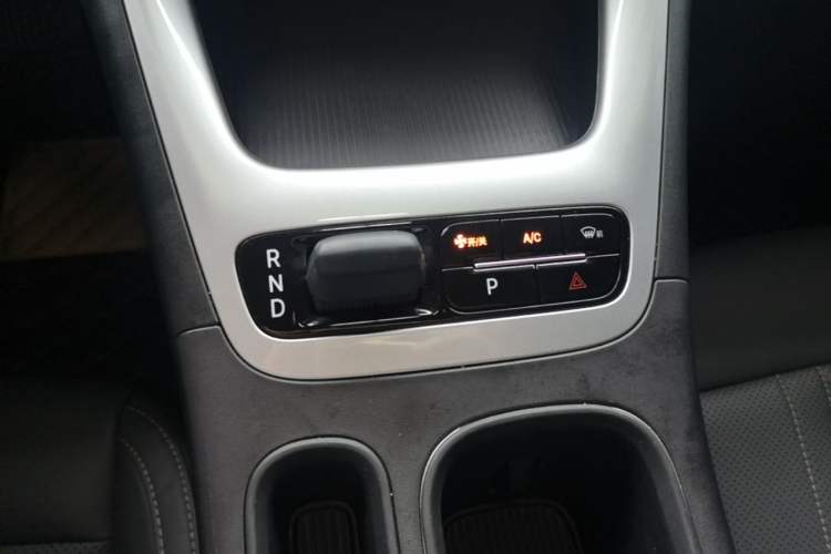 Used Geely Galaxy Geome 2026 Model 310km Youth Edition Gear Lever