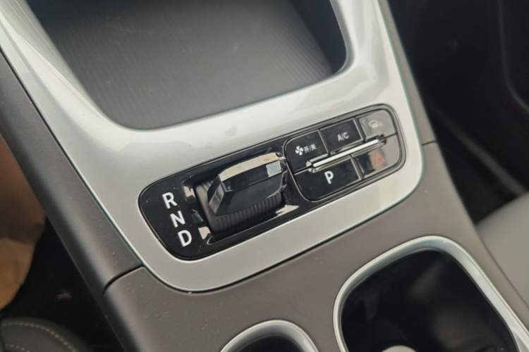 Used Geely Galaxy Geome 2026 Model 310km Youth Edition Gear Lever