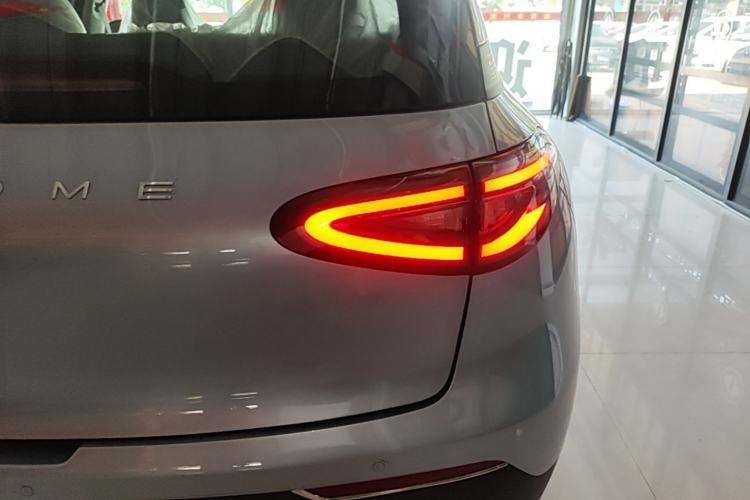 Used Geely Galaxy Geome 2026 Model 310km Youth Edition Right Rear Taillight