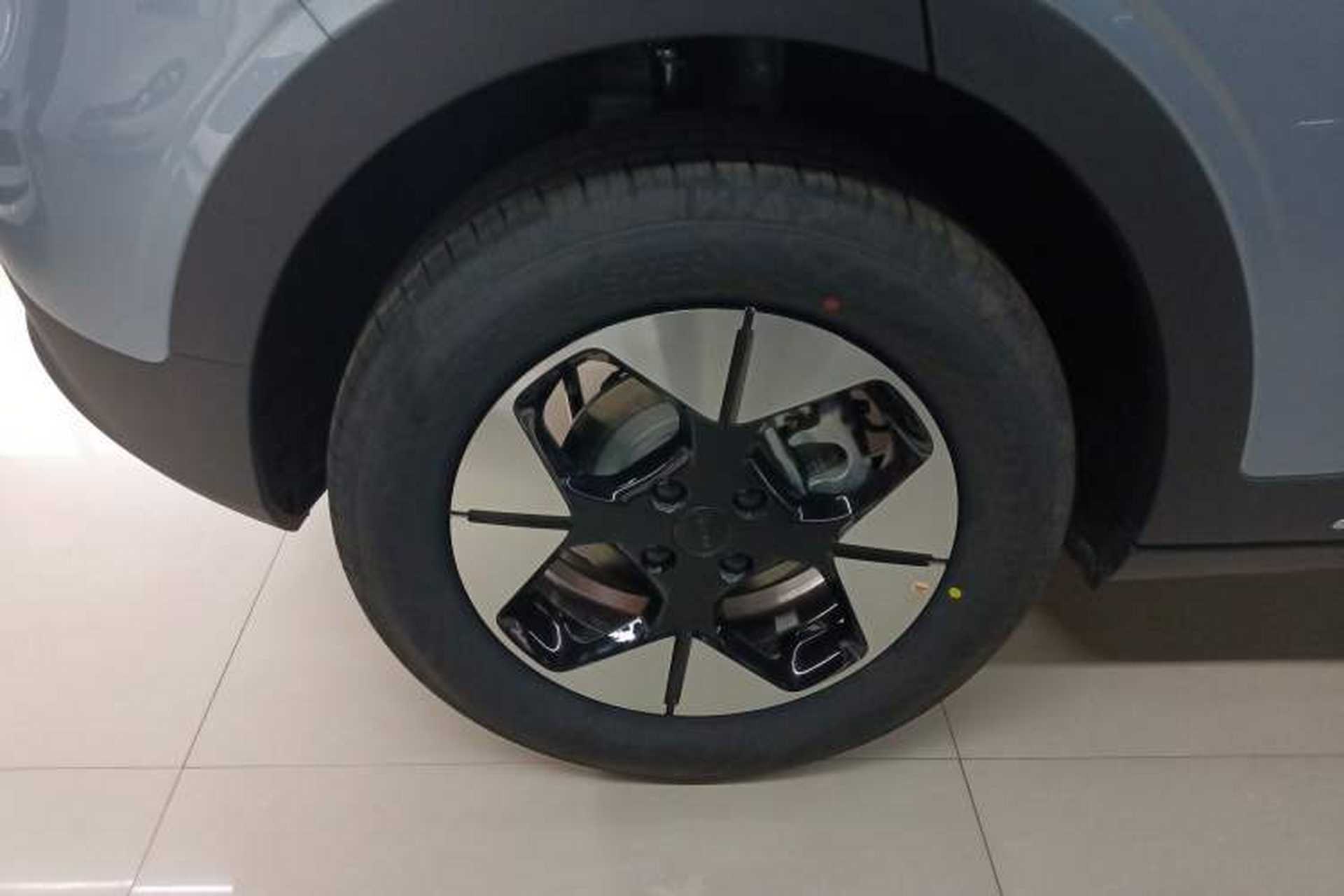 Used Geely Galaxy Geome 2026 Model 310km Dream Edition Right Rear Wheel Hub