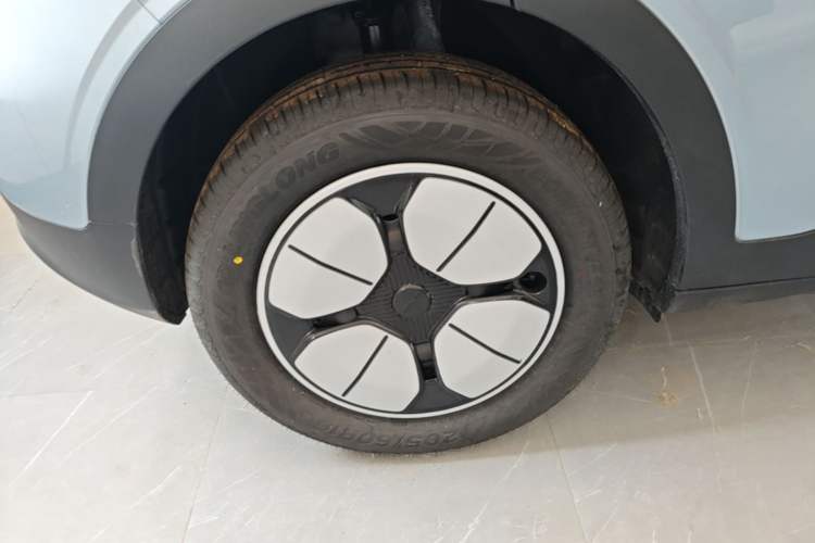 Used Geely Galaxy Geome 2026 Model 310km Youth Edition Right Rear Wheel Hub