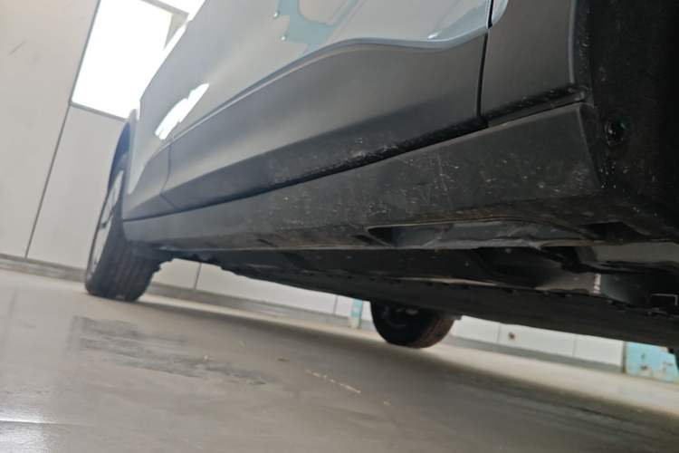 Used Geely Galaxy Geome 2026 Model 310km Youth Edition Right Side Sill