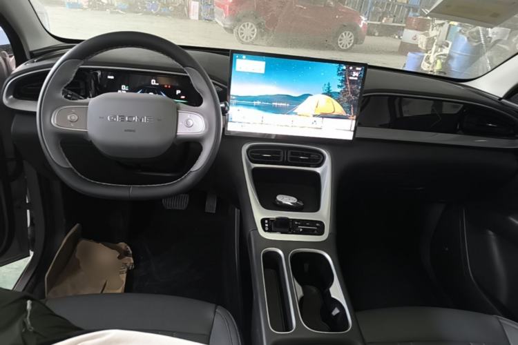 Used Geely Galaxy Geome 2026 Model 310km Dream Edition Center Console