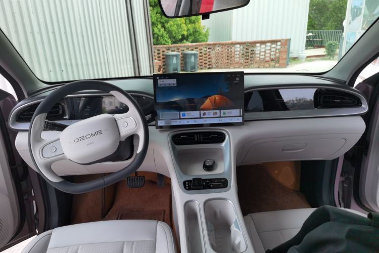 Used Geely Galaxy Geome 2026 Model 310km Dream Edition Center Console