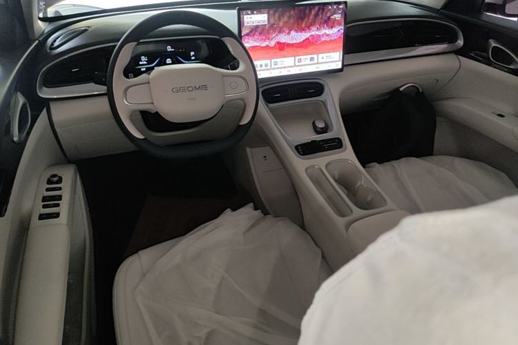 Used Geely Galaxy Geome 2026 Model 410km Freedom Edition Center Console